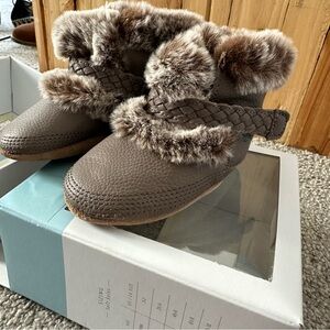 Infant soft sole faux fur Montana bootie